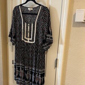 Umgee Black and White Floral Midi/Mini Dress